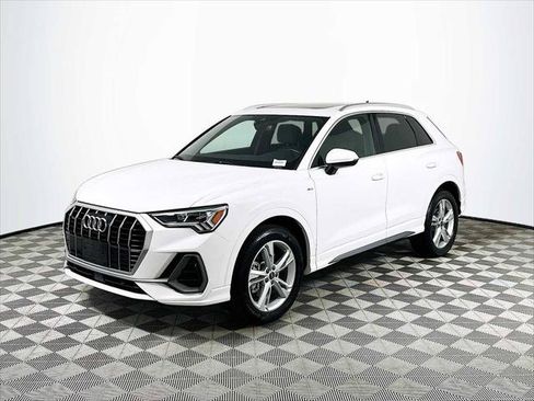 Certified 2023 Audi Q3 2.0T Premium w/ Convenience Package AWD/4WD image 3