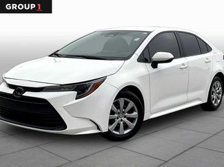 Used 2023 Toyota Corolla LE video 1