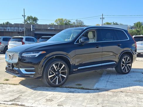 Certified 2024 Volvo XC90 B6 Plus w/ Protection Package image 3