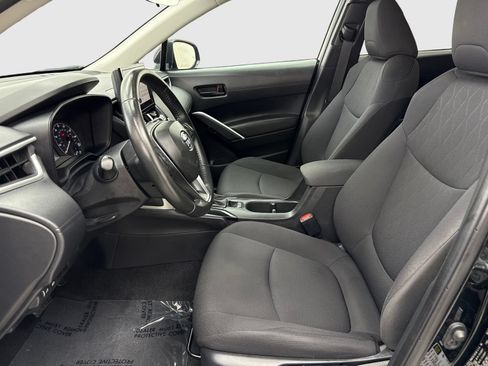Used 2024 Toyota Corolla Cross LE AWD/4WD image 17