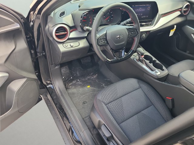 New 2026 Chevrolet Trax RS FWD image 18