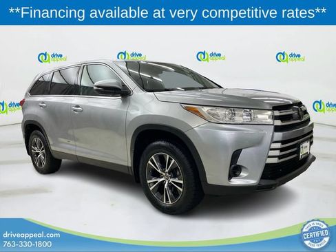 Used 2019 Toyota Highlander LE AWD/4WD image 1