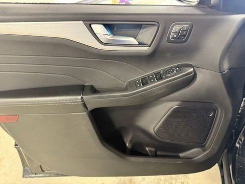 Used 2024 Ford Escape Platinum image 7