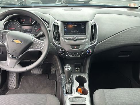 Used 2019 Chevrolet Cruze LT w/ Sun And Sound Package FWD image 12