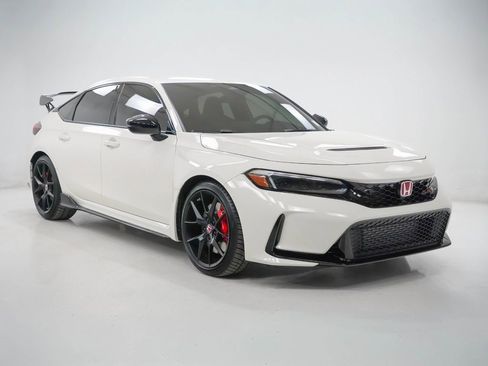 Used 2025 Honda Civic Type R image 8