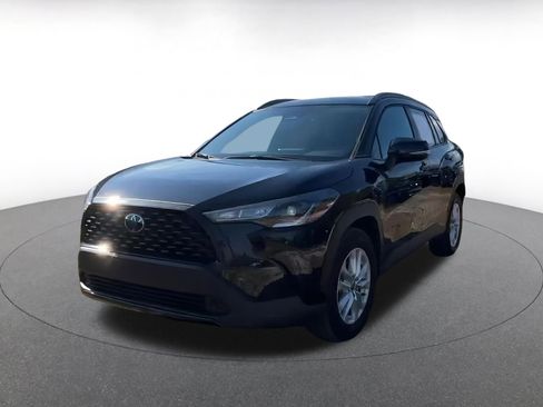 Used 2025 Toyota Corolla Cross LE image 7