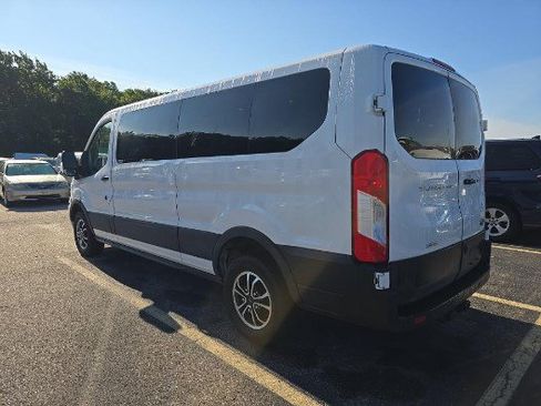 Used 2022 Ford Transit 350 XLT RWD image 2