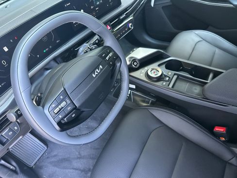 New 2025 Kia EV6 Wind image 10