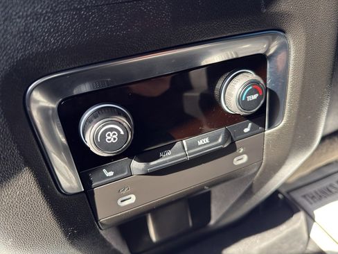 Used 2024 Chevrolet Tahoe Z71 w/ Luxury Package image 27