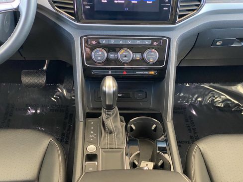 Certified 2023 Volkswagen Atlas SE w/ Panoramic Sunroof Package FWD image 8
