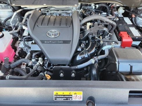 Used 2024 Toyota Highlander XLE image 33