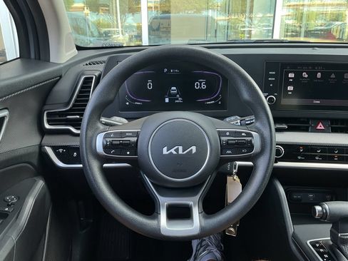 Used 2025 Kia Sportage LX FWD image 24