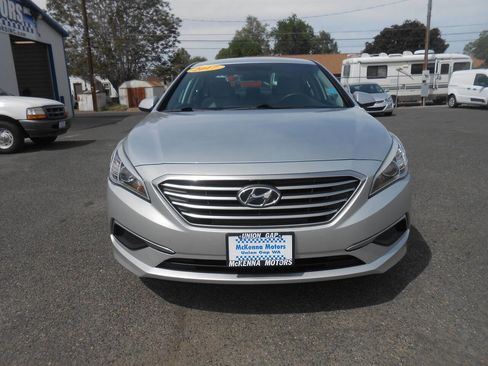 Used 2017 Hyundai Sonata SE FWD image 4