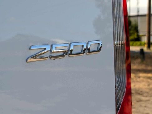 Used 2025 Mercedes-Benz Sprinter 2500 image 19