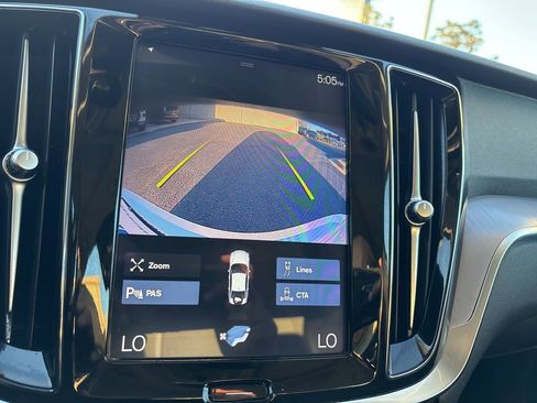 Used 2020 Volvo S60 T5 Momentum image 23