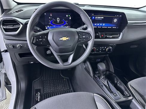 Used 2024 Chevrolet TrailBlazer LT w/ Driver Confidence Package image 21