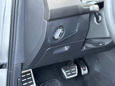 Used 2023 Volkswagen Tiguan SE R-Line AWD/4WD image 11