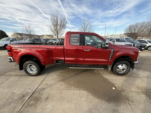 Used 2023 Ford F350 Lariat w/ Chrome Package image 7