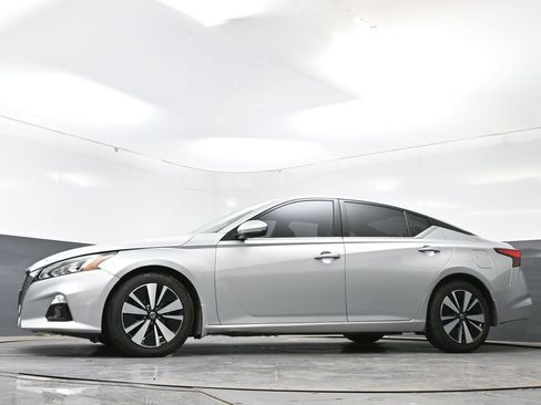 Used 2020 Nissan Altima 2.5 SV FWD image 51