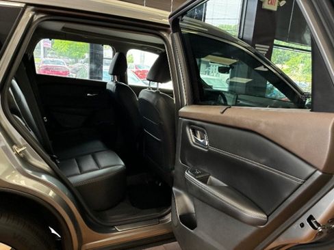 Used 2023 Nissan Rogue SL w/ SL Premium Package FWD image 33