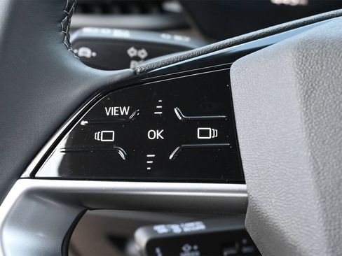 Certified 2025 Audi Q5 Premium w/ Convenience Package AWD/4WD image 7