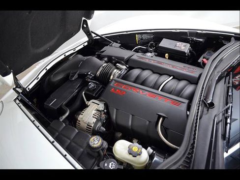 Used 2010 Chevrolet Corvette Convertible w/ Preferred Equipment Group RWD image 22