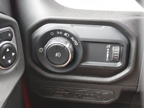Used 2025 Jeep Wrangler Unlimited Sport AWD/4WD image 22