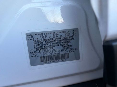 Used 2023 Nissan Kicks SR image 29