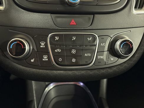 Used 2019 Chevrolet Malibu LT FWD image 17