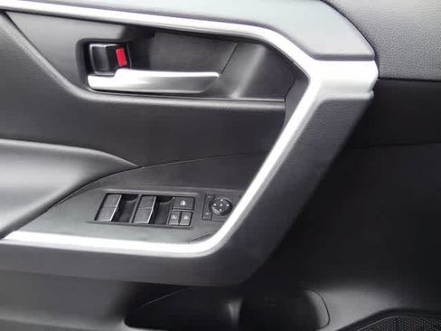 Certified 2025 Toyota RAV4 XLE FWD image 15
