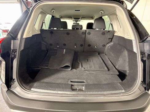 Used 2022 Nissan Rogue SV FWD image 35
