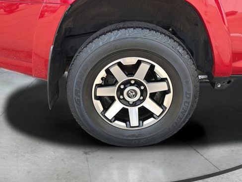 Used 2021 Toyota 4Runner TRD Off-Road Premium w/ Moonroof Package AWD/4WD image 32