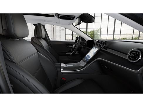 Used 2022 Mercedes-Benz C 300 4MATIC Sedan image 4