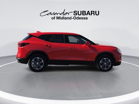 Used 2025 Chevrolet Blazer LT FWD image 9