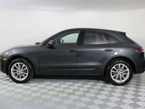 Used 2025 Porsche Macan image 2