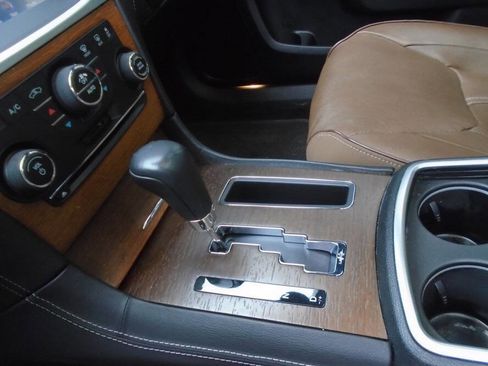 Used 2013 Chrysler 300 C w/ Harman Kardon Audio Group image 16