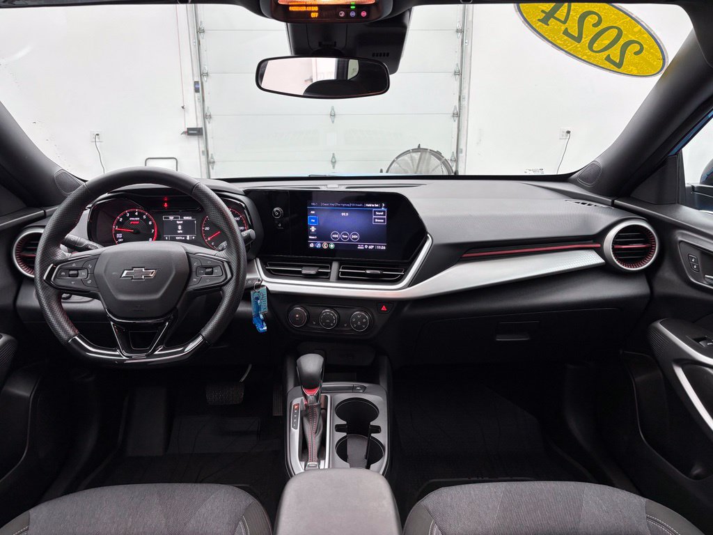 Used 2024 Chevrolet Trax RS w/ Driver Confidence Package FWD image 4