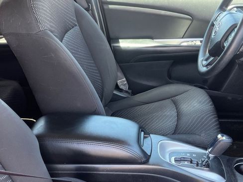 Used 2017 Dodge Journey SXT w/ Comfort/Convenience Group FWD image 10