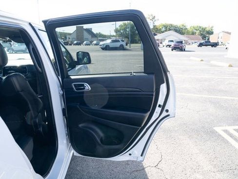 Certified 2021 Jeep Grand Cherokee Laredo X image 12