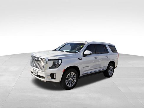 Used 2021 GMC Yukon Denali image 2