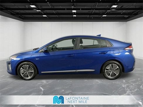 Used 2020 Hyundai Ioniq SE image 2