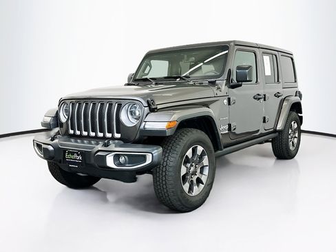 Used 2018 Jeep Wrangler Unlimited Sahara image 3