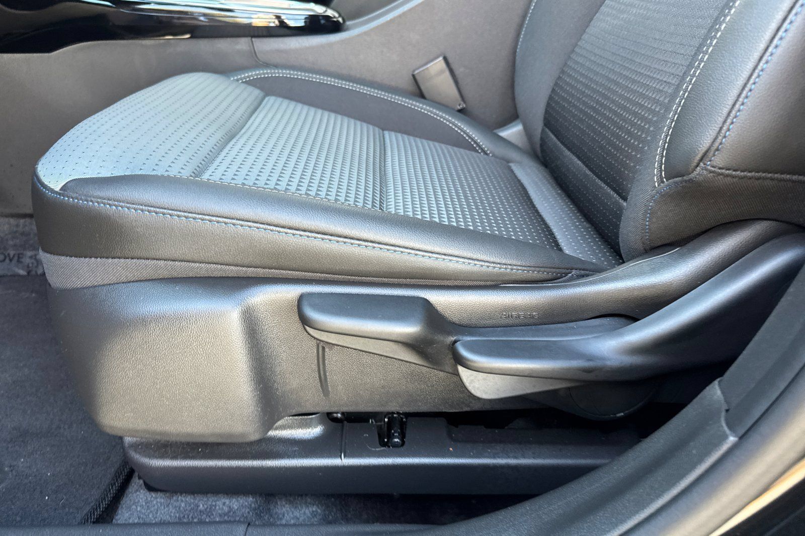 Used 2026 Chevrolet Trax LT w/ LT Convenience Package FWD image 14