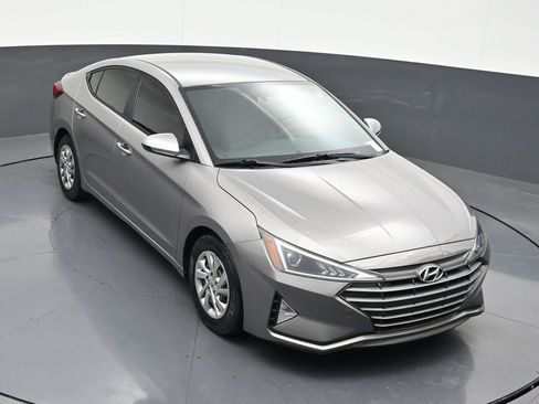 Used 2020 Hyundai Elantra SE image 21