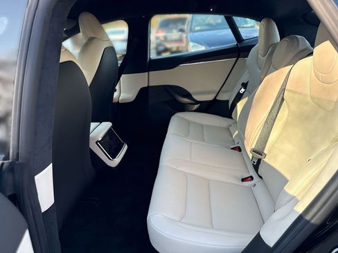 Used 2022 Tesla Model S Base image 24