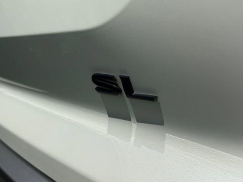 Certified 2024 Nissan Pathfinder SL w/ SL Premium Package FWD image 8