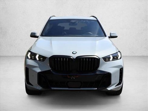 Used 2024 BMW X5 xDrive40i w/ M Sport Package AWD/4WD image 3