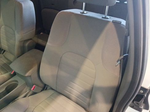 Used 2013 Nissan Frontier S image 11