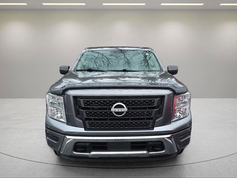 Used 2023 Nissan Titan SV w/ SV Convenience Package image 2