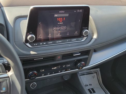 Used 2023 Nissan Rogue SV FWD image 24